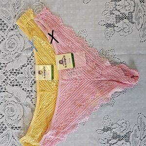 1 pair b.tempt'd  thongs, pink and yellow, size L, NWT